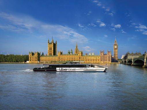 Uber_Boat_By_Thames_Clippers_Jupiter_Clipper_Passes_The_Houses_Of_Parliament