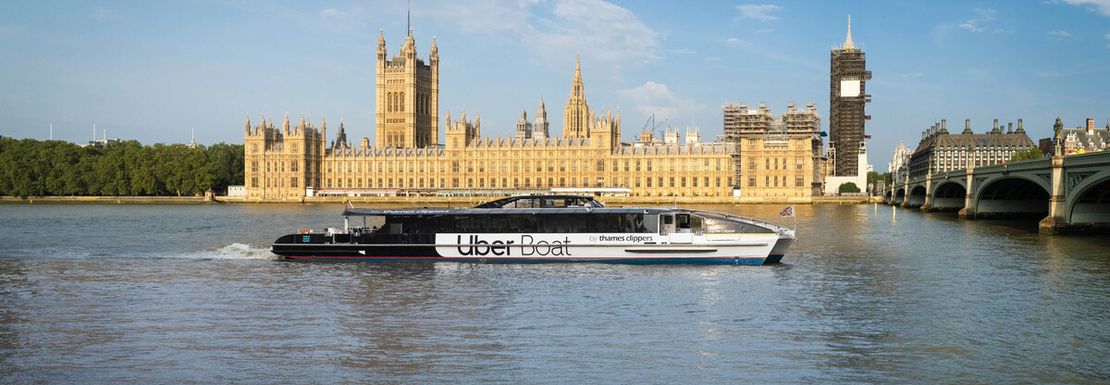The_London_Pass_Uber_Boat_By_Thames_Clippers_1-day_River_Roamer_Outside_Houses_Of_Parliament