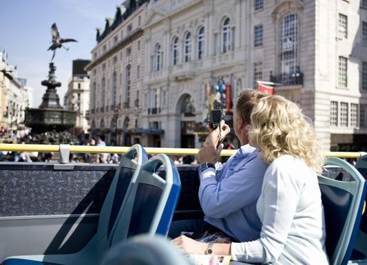 London Discovery _ Tootbus _ Hop on hop-off tour _ shutterstock (2)