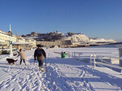 Canterbury, Dover and Greenwich Tour with Christmas Lunch _ Golden Tours _ Dover in winter