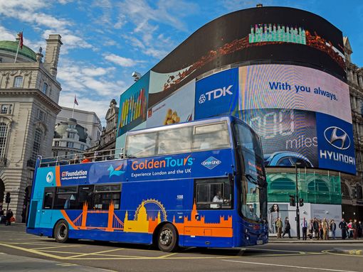 Christmas Day in London Hop-On Hop-Off Bus Tour _ Golden Tours 2