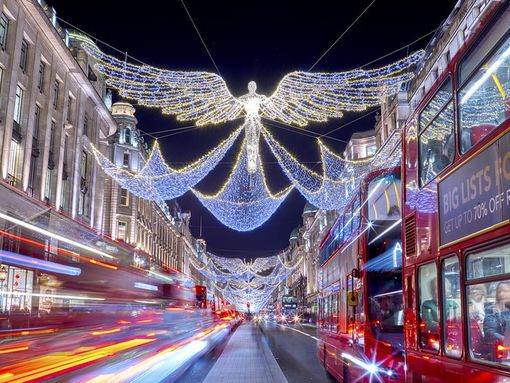 Christmas Eve in London Tour with Dinner and Midnight Mass _ Golden Tours _ Christmas lights at Regent Street 2016