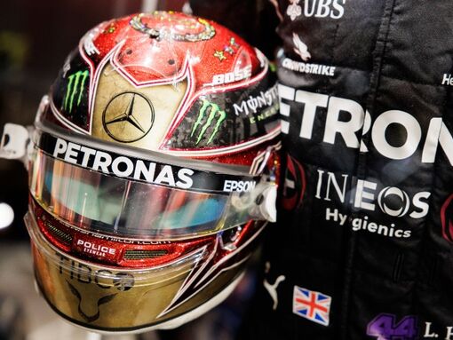 A racing helmet at the Silverstone Museum