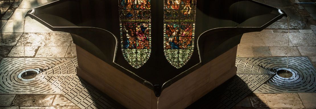 Salisbury Cathedral and the 1215 Magna Carta _ Golden Tours 1