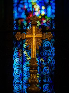 Salisbury Cathedral and the 1215 Magna Carta _ Golden Tours 11