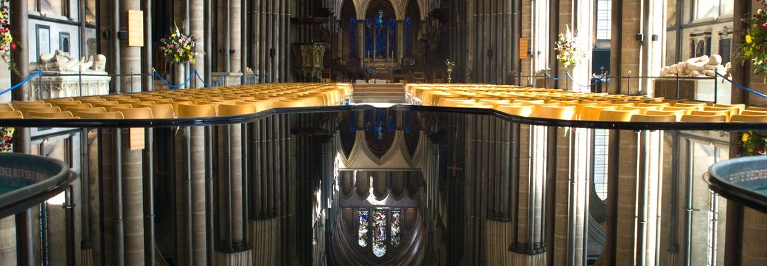 Salisbury Cathedral and the 1215 Magna Carta _ Golden Tours 13