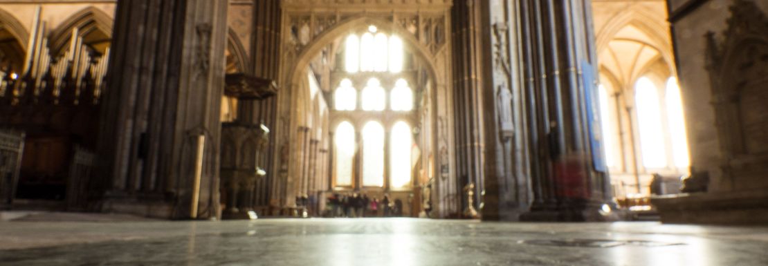 Salisbury Cathedral and the 1215 Magna Carta _ Golden Tours 15