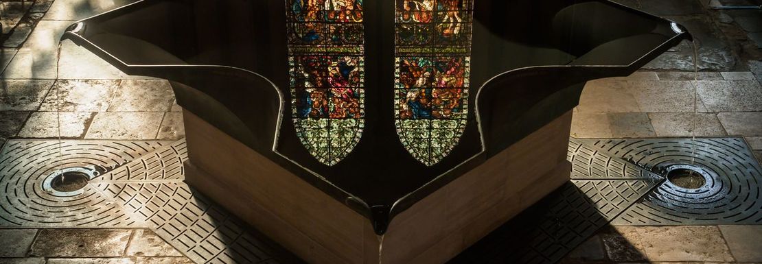 Salisbury Cathedral and the 1215 Magna Carta _ Golden Tours 22