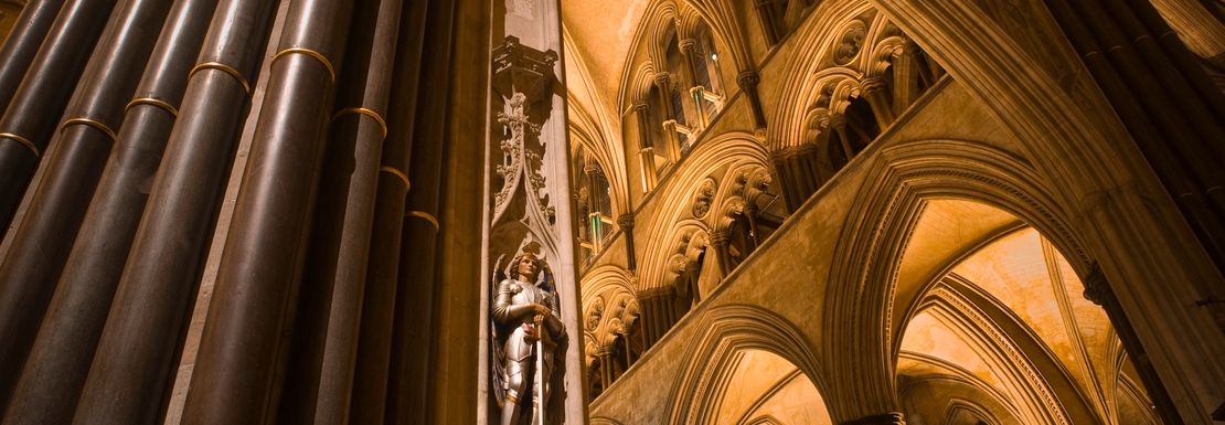 Salisbury Cathedral and the 1215 Magna Carta _ Golden Tours 27