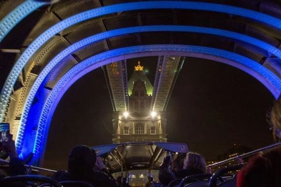 London by Night Open Top Bus Tour - Golden Tours 02.jpg