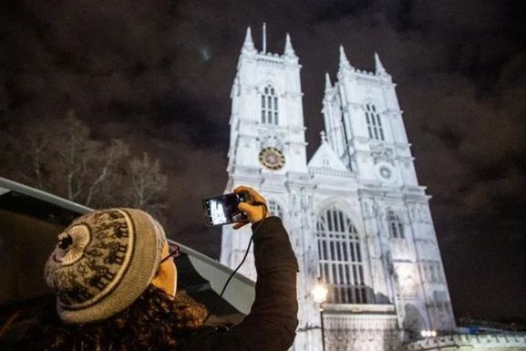 London by Night Open Top Bus Tour - Golden Tours 03.jpg