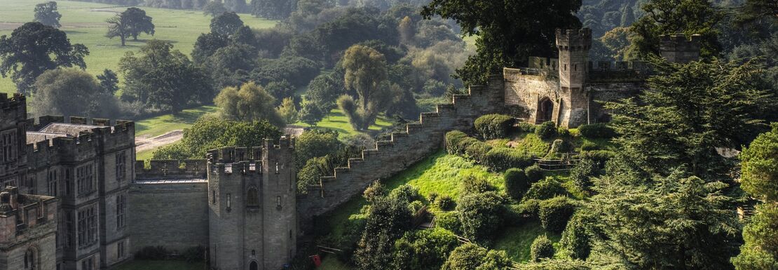 A sky view of the natural surroundings of Warwick Castle