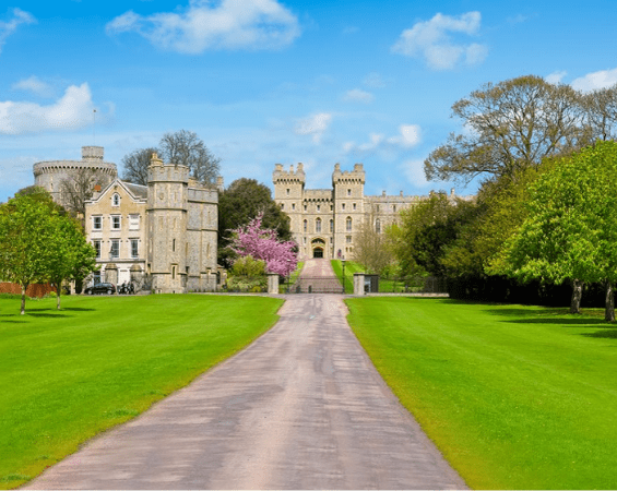 The long walk up to Windsor Castle